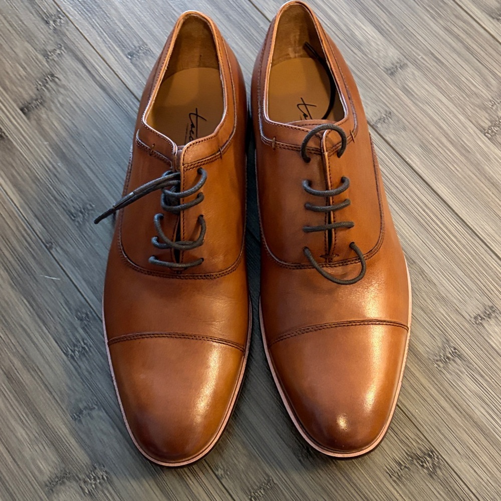 Classic Brown Leather Men's Oxfords dress shoes